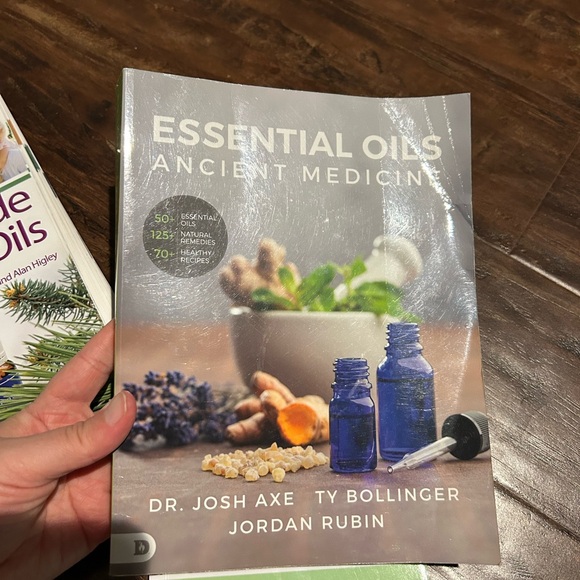 Essential Oil Guide Books - Picture 3 of 4